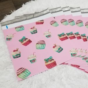 100 pk 10x13 Cute Christmas Cupcake Poly Mailers